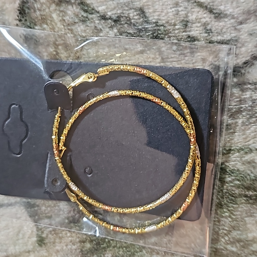 Tri toned hoop earrings. New